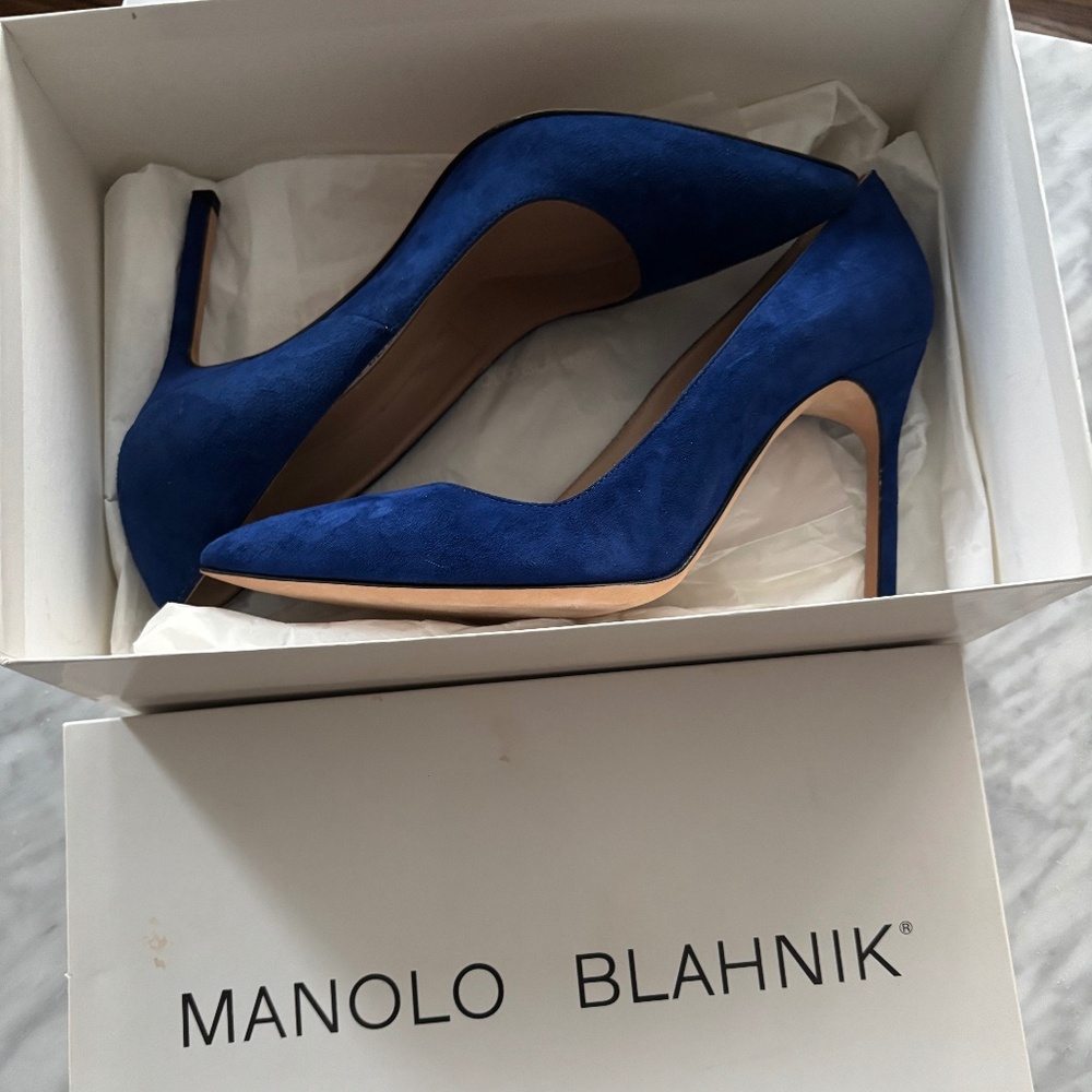 Manolo Blahnik  Blue Suede Pointed Toe Pumps -New